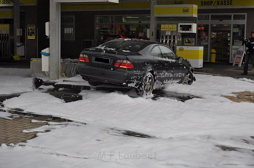 Tanksaeule umgefahren in Leverkusen P30.JPG